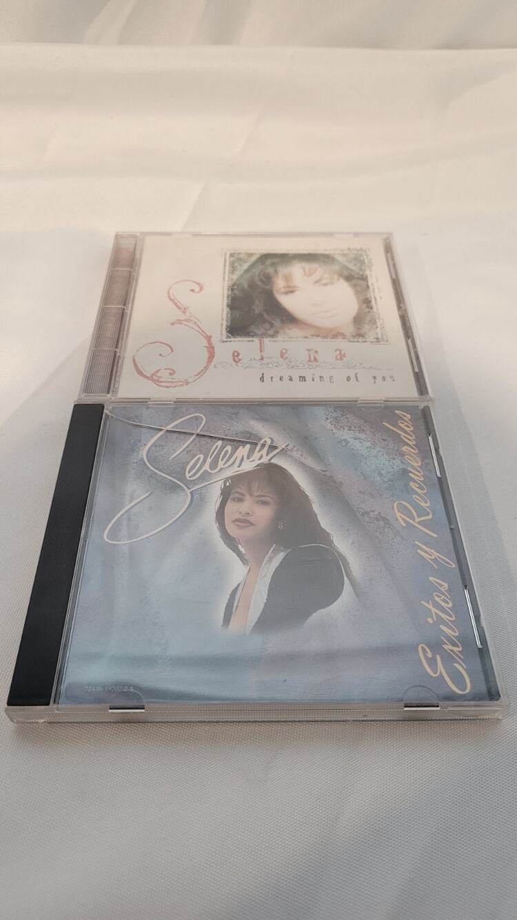 Selena CD Lot of 2 Dreaming of You Exitos y Recuerdos Tejano Latin Pop